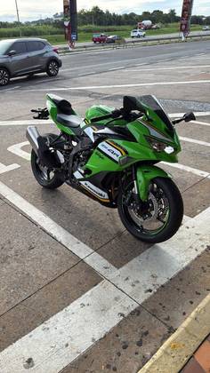 KAWASAKI NINJA ZX-4R KAWASAKI NINJA ZX-4R
